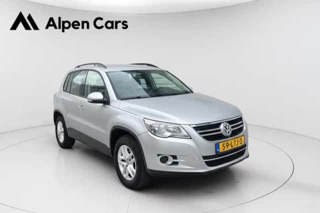 Volkswagen Tiguan (2010) thumbnail 6