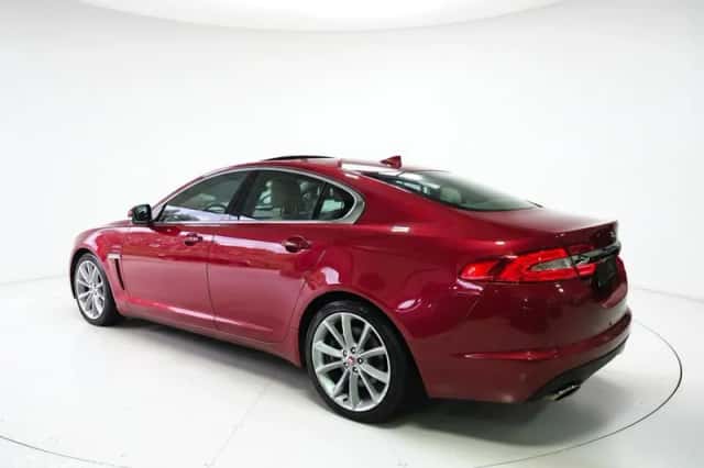 Jaguar XF (2014) thumbnail 2