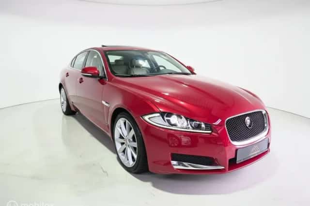 Jaguar XF (2014) thumbnail 4