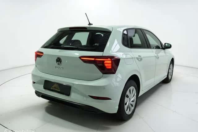 Volkswagen Polo (2024) thumbnail 2