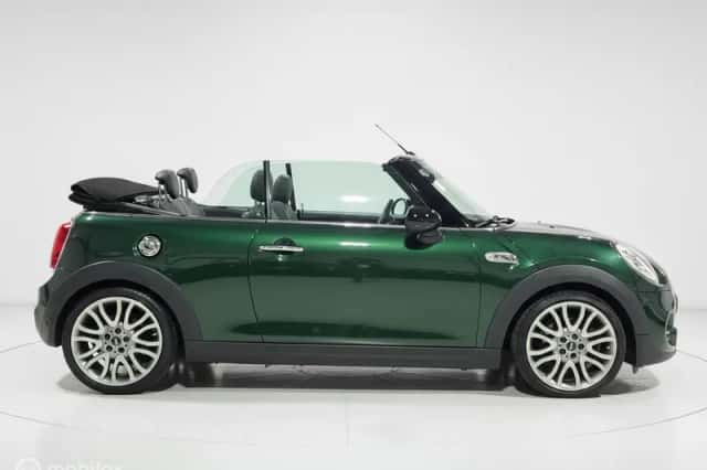 MINI Cabrio (2016) thumbnail 2