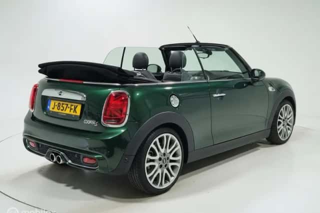 MINI Cabrio (2016) thumbnail 3