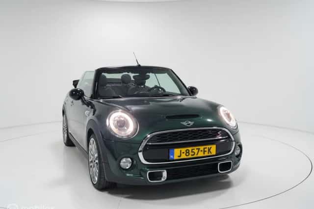 MINI Cabrio (2016) thumbnail 4