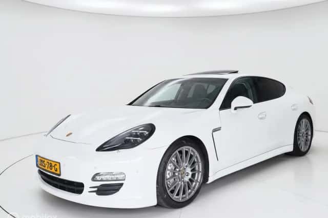 Porsche Panamera (2011) thumbnail 2