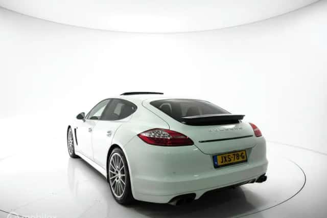 Porsche Panamera (2011) thumbnail 4