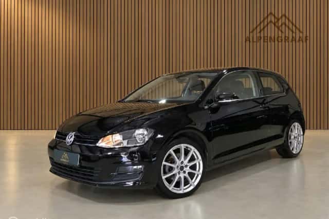 Volkswagen Golf (2015) thumbnail 1