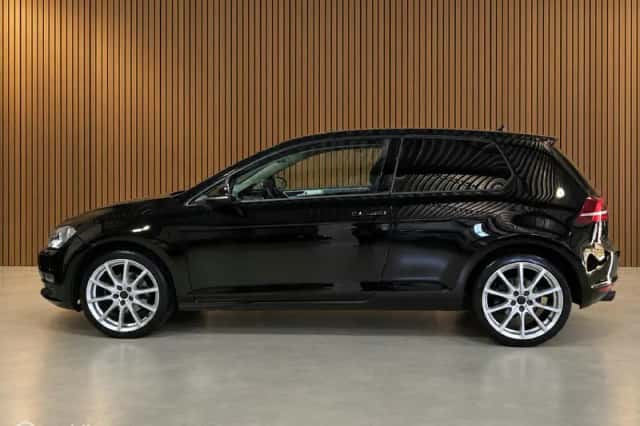 Volkswagen Golf (2015) thumbnail 4
