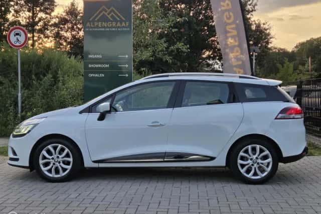 Renault Clio (2018) thumbnail 2