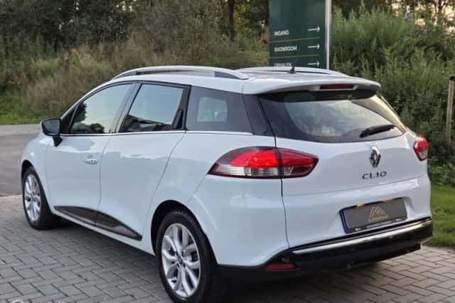 Renault Clio (2018) thumbnail 3