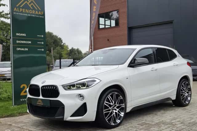 BMW X2 (2018) thumbnail 1