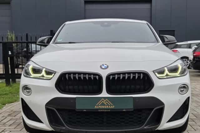 BMW X2 (2018) thumbnail 2