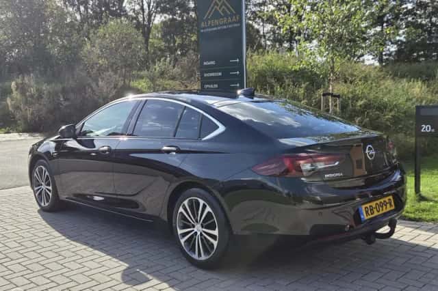 Opel Insignia (2017) thumbnail 2
