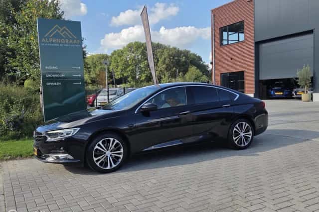 Opel Insignia (2017) thumbnail 4