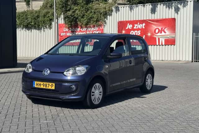 Volkswagen Up! (2015) thumbnail 1