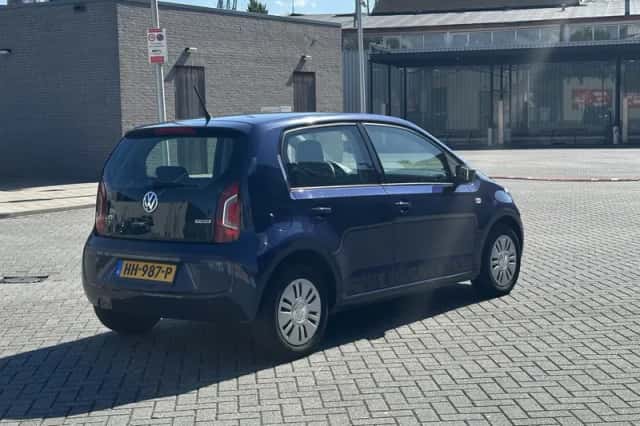 Volkswagen Up! (2015) thumbnail 5
