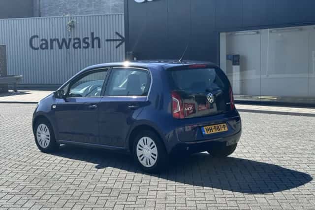 Volkswagen Up! (2015) thumbnail 6