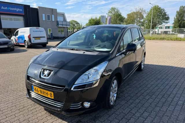 Peugeot 5008 (2010) thumbnail 1