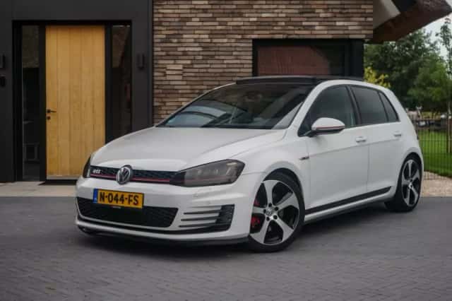 Volkswagen Golf (2013) thumbnail 1