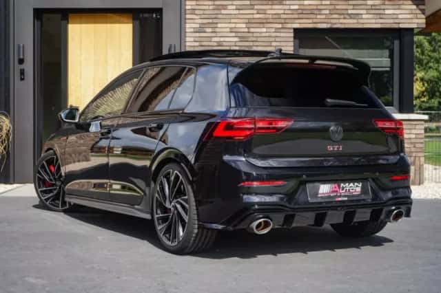 Volkswagen Golf (2022) thumbnail 3