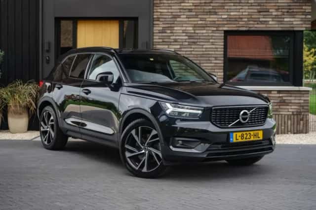 Volvo XC40 (2021) thumbnail 2