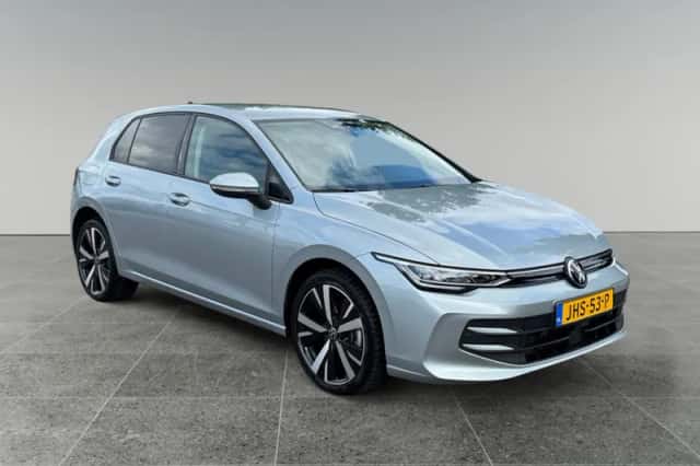 Volkswagen Golf (2025) thumbnail 4