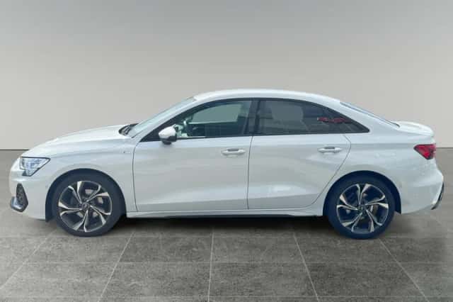 Audi A3 (2024) thumbnail 2