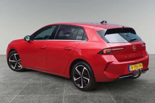 Opel Astra (2022) thumbnail 3