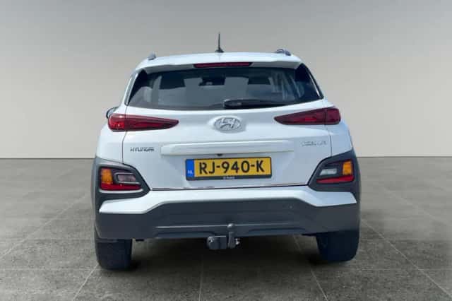 Hyundai Kona (2018) thumbnail 4