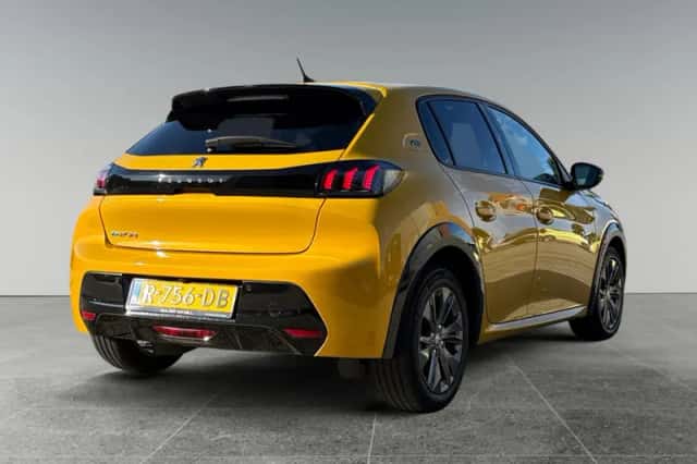 Peugeot e-208 (2022) thumbnail 5