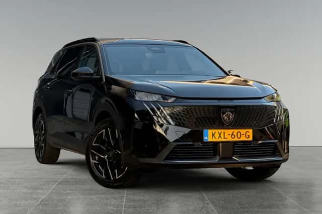 Peugeot 5008 (2025) thumbnail 3