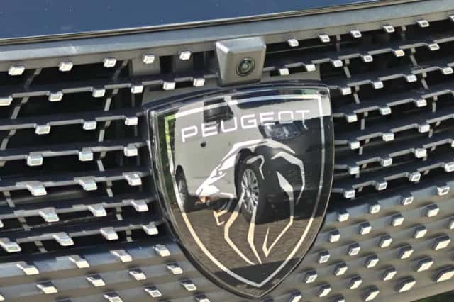 Peugeot 408 (2024) thumbnail 3