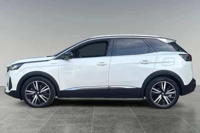 Peugeot 3008 (2022) thumbnail 2