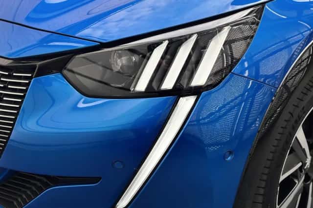 Peugeot 208 (2022) thumbnail 2