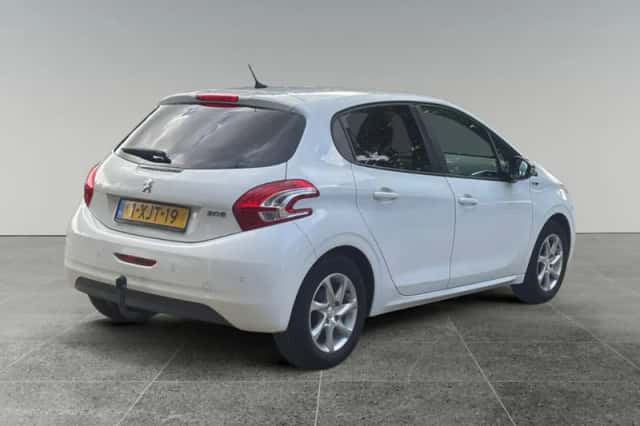 Peugeot 208 (2014) thumbnail 5