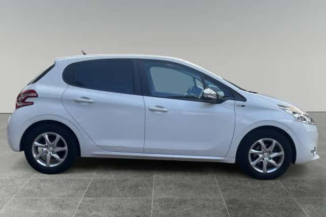 Peugeot 208 (2014) thumbnail 6
