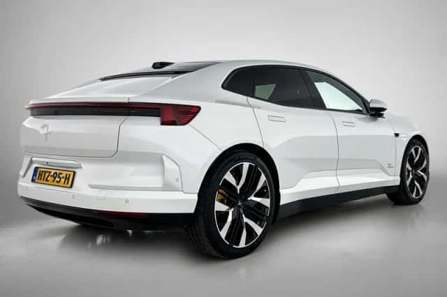 Polestar 4 (2025) thumbnail 4