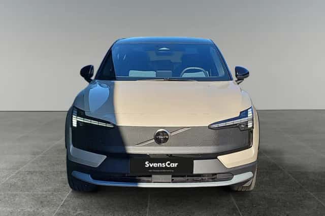 Volvo EX30 Cross Country (2026) thumbnail 2
