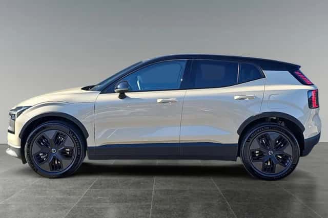 Volvo EX30 Cross Country (2026) thumbnail 3