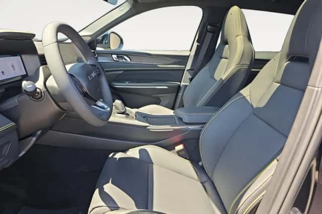 Lynk & Co 01 (2026) thumbnail 6