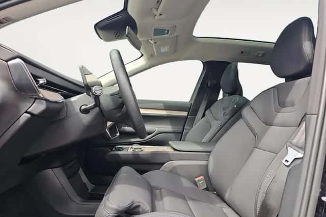 Volvo EX90 (2025) thumbnail 6