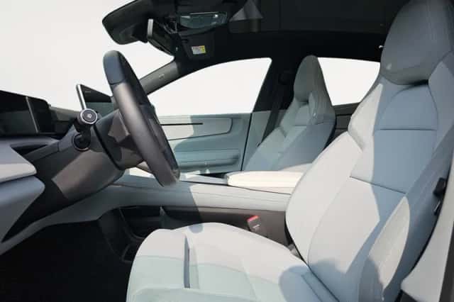 Polestar 4 (2024) thumbnail 6