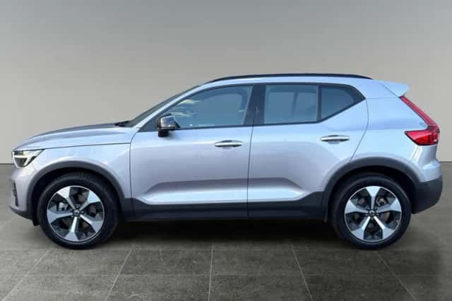 Volvo XC40 (2025) thumbnail 2