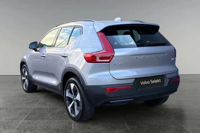 Volvo XC40 (2025) thumbnail 3