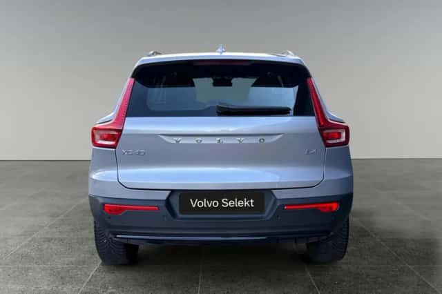 Volvo XC40 (2025) thumbnail 4