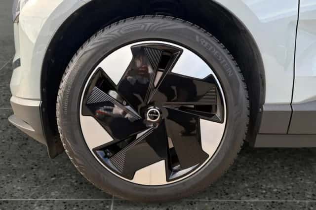 Volvo EX30 (2025) thumbnail 5