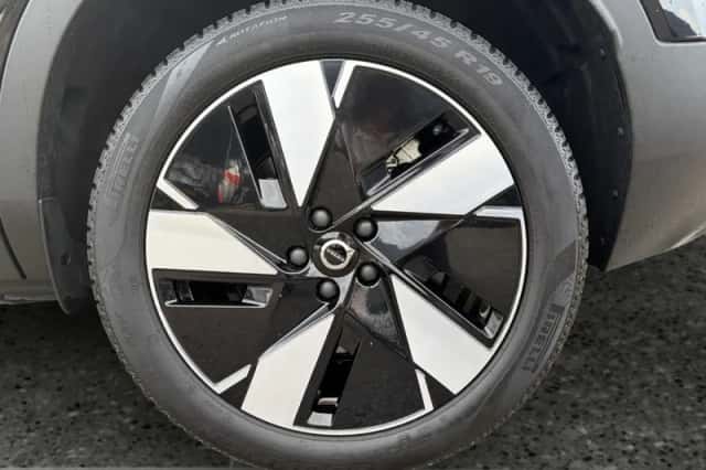 Volvo EX40 (2025) thumbnail 6