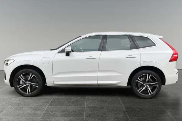 Volvo XC60 (2017) thumbnail 2
