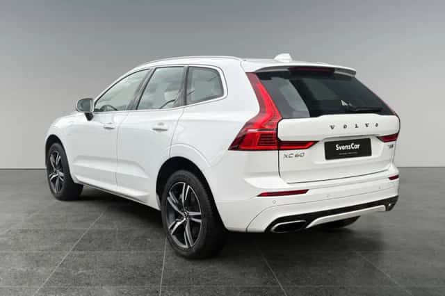 Volvo XC60 (2017) thumbnail 3