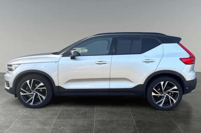 Volvo XC40 (2018) thumbnail 2