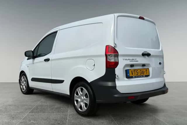 Ford Transit Courier (2023) thumbnail 3